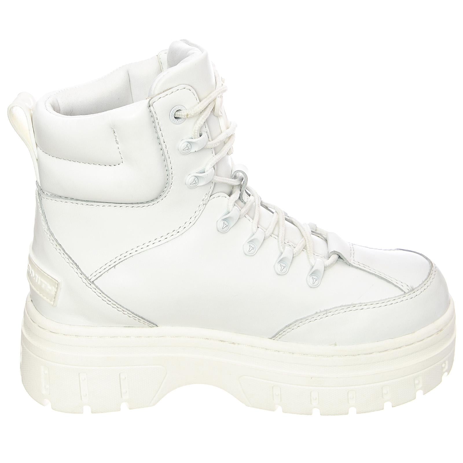  WS-LWY-WHT  WINDSOR SMITH 