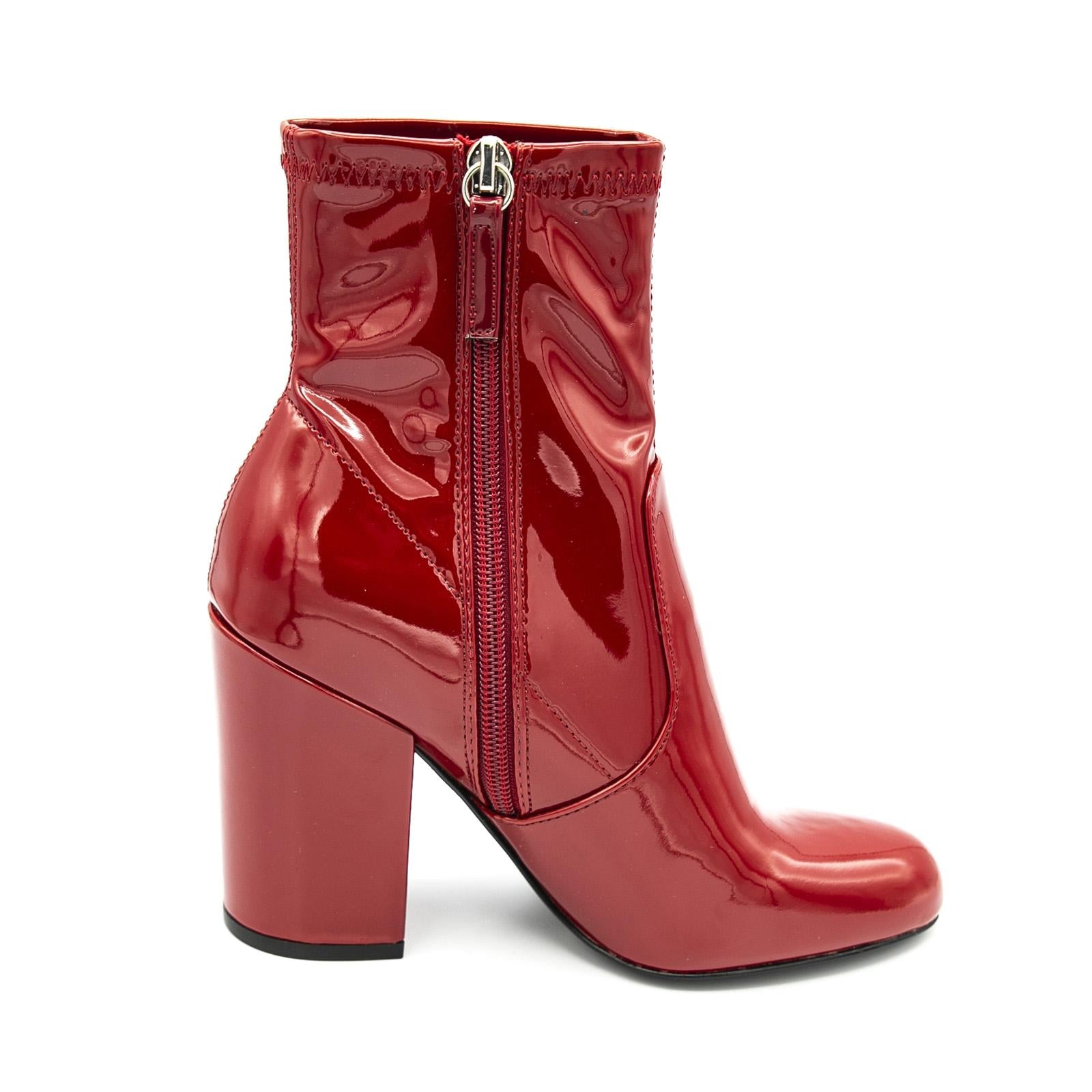  GRP-SM  STEVE MADDEN 