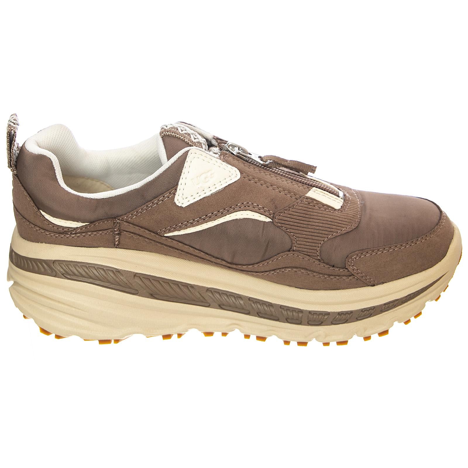  UGSCA805ZCRB1116311W  UGG 